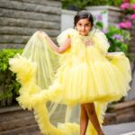 Shwetha Srivatsav Instagram - HAPPY 6 to my little princess @ashmitha.srivatsav !! You’re truly an angel on earth. Nothing lights up my world more than you! May you be surrounded by love and all your favorite things today and forever my dear ,super sweet, intelligent, and gorgeous daughter. I’m so grateful to God that He chose me to be your mother. There is no greater love. God sent you to bless us with your love and for that I’m tremendously blessed. Wishing my forever mini-me a fabulous birthday! #birthday #daughter #6thbirthday #angel PC : @framesbyvikaskakolu ❤️👌 Event organizer : @Ashwinisudhi_makeoverartistry @goldenmakeupstudio_ashwini ❤️👌 Costume : @classy.desingerhouse❤️👌 Hair @makeoverby_yadushyla👌❤️
