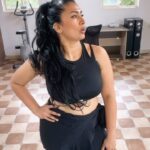 Shwetha Srivatsav Instagram – 💃🏻
Feeling amazing grooving to this track, even though it looks deceptively simple… It’s not as easy as it seems ,especially for an amateur dancer like me . What a fantastic way to jumpstart the week! 🎶💃 

#lovethischoreography♥️ #rajitdevchoreography 
#dance #love #mondaymotivation 
#dancersofinstagram #workout