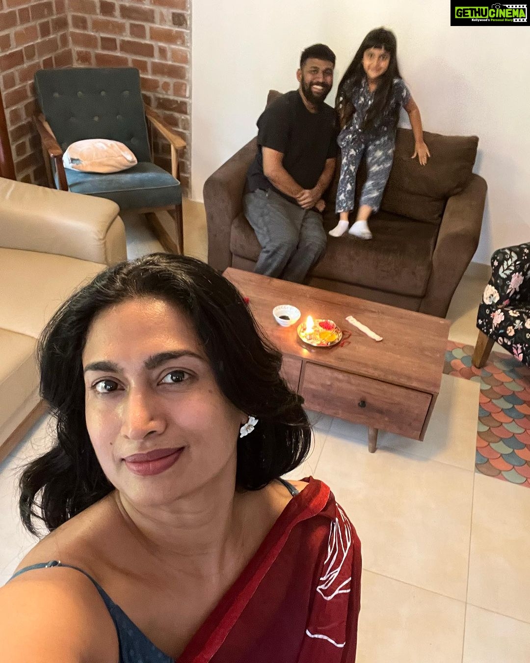 Shwetha Srivatsav Instagram - Happy Rakshabandhan !! And the photo courtesy ,a very special mention @ashmitha.srivatsav , thanks my darling for clicking such amazing pictures 😍🤗❤️!! #siblings #brotherandsister #rakhi
