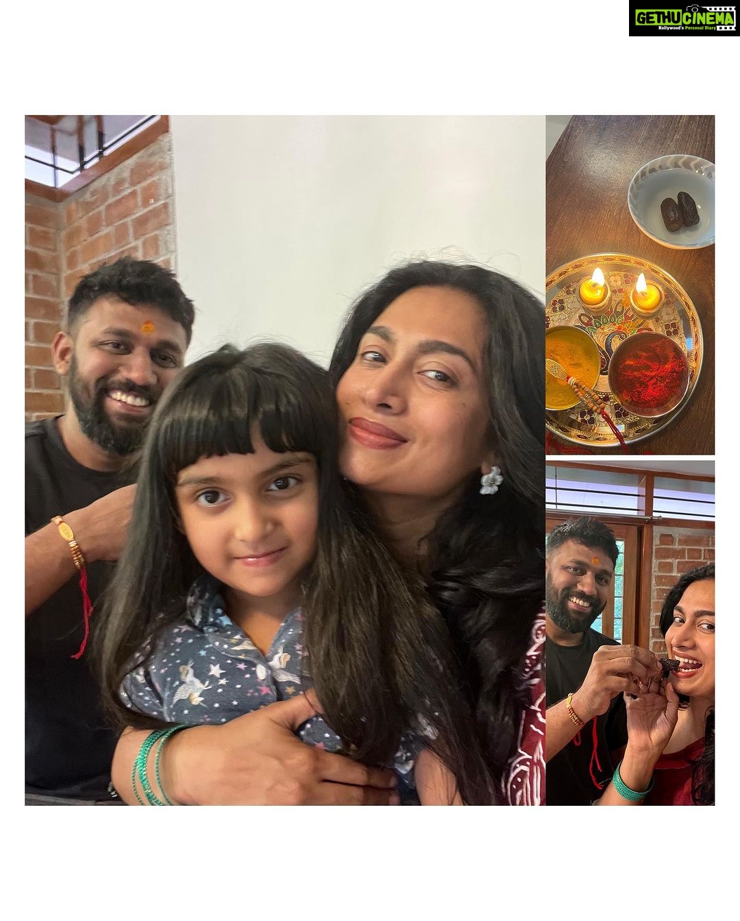 Shwetha Srivatsav Instagram - Happy Rakshabandhan !! And the photo courtesy ,a very special mention @ashmitha.srivatsav , thanks my darling for clicking such amazing pictures 😍🤗❤️!! #siblings #brotherandsister #rakhi