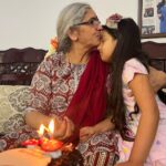 Shwetha Srivatsav Instagram – ತಾಯಿಗಿಂತ ದೇವರಿಲ್ಲ !! ಜನ್ಮ ನೀಡಿದ ಜನ್ಮದಾತೆಗೆ ಜನ್ಮದಿನದ ಶುಭಾಶಯಗಳು @vinodinikalyan__gmail_._com 🤗🎂🥳❤️🙌🏼!! #happybirthday #loveyouamma #mother #grandma