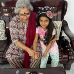 Shwetha Srivatsav Instagram – ತಾಯಿಗಿಂತ ದೇವರಿಲ್ಲ !! ಜನ್ಮ ನೀಡಿದ ಜನ್ಮದಾತೆಗೆ ಜನ್ಮದಿನದ ಶುಭಾಶಯಗಳು @vinodinikalyan__gmail_._com 🤗🎂🥳❤️🙌🏼!! #happybirthday #loveyouamma #mother #grandma