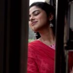 Siddhi Idnani Instagram – Love Rails ✨🚃

#siddhiidnani #deepakduraiphotography #loverail #trend #reels #trending #trendingreels #video #viral #travel #love #photography #trendingsongs
