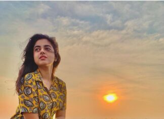 Siddhi Idnani Instagram - missing the Goan sunshine a little extra today!🍍⛅️