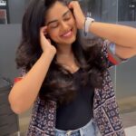 Siddhi Idnani Instagram - I just…. Cant. STOP. 💇🏻‍♀️ @shiffault_goa_hair_and_makeup
