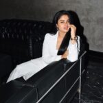 Siddhi Idnani Instagram - Current obsession: power dressing! 😎🤍 Outfit - @srstore09 Clicked by - @mahadevallegunti