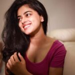 Siddhi Idnani Instagram - 💜🌸 sweet nothings Clicked by - @vatsal_shethia_photography