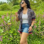 Siddhi Idnani Instagram - adopting the pace of nature! 🍃