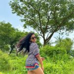 Siddhi Idnani Instagram - adopting the pace of nature! 🍃
