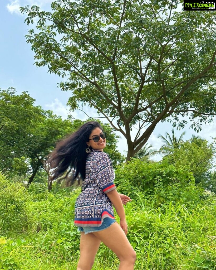 Siddhi Idnani Instagram - adopting the pace of nature! 🍃