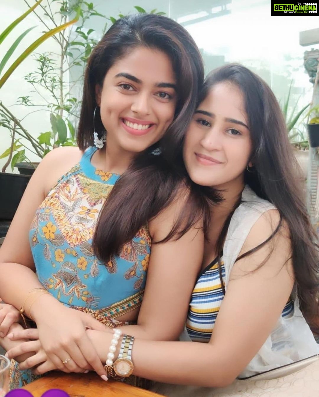 Siddhi Idnani Instagram - Growth is essential, life happens simultaneously! I believe I’m great at doing the “long distance” situation but the toughest most unimaginable one starts now. 10+ years of having her by my side, you kinda get used to them always being around! (sometimes also take them for granted 😜🫶🏻) As I said earlier, growth is essential and it’s time to shine brighter and sparklier! You deserve all the happiness and success. You work hard and this is just the beginning. Always got your back 💜 Ugh, ok whatever.. go @biancasaurastri I’ll see you in Dubaiiii 🇦🇪 P.s don’t crib about social media Atleast for a year now 😘😘😘😜