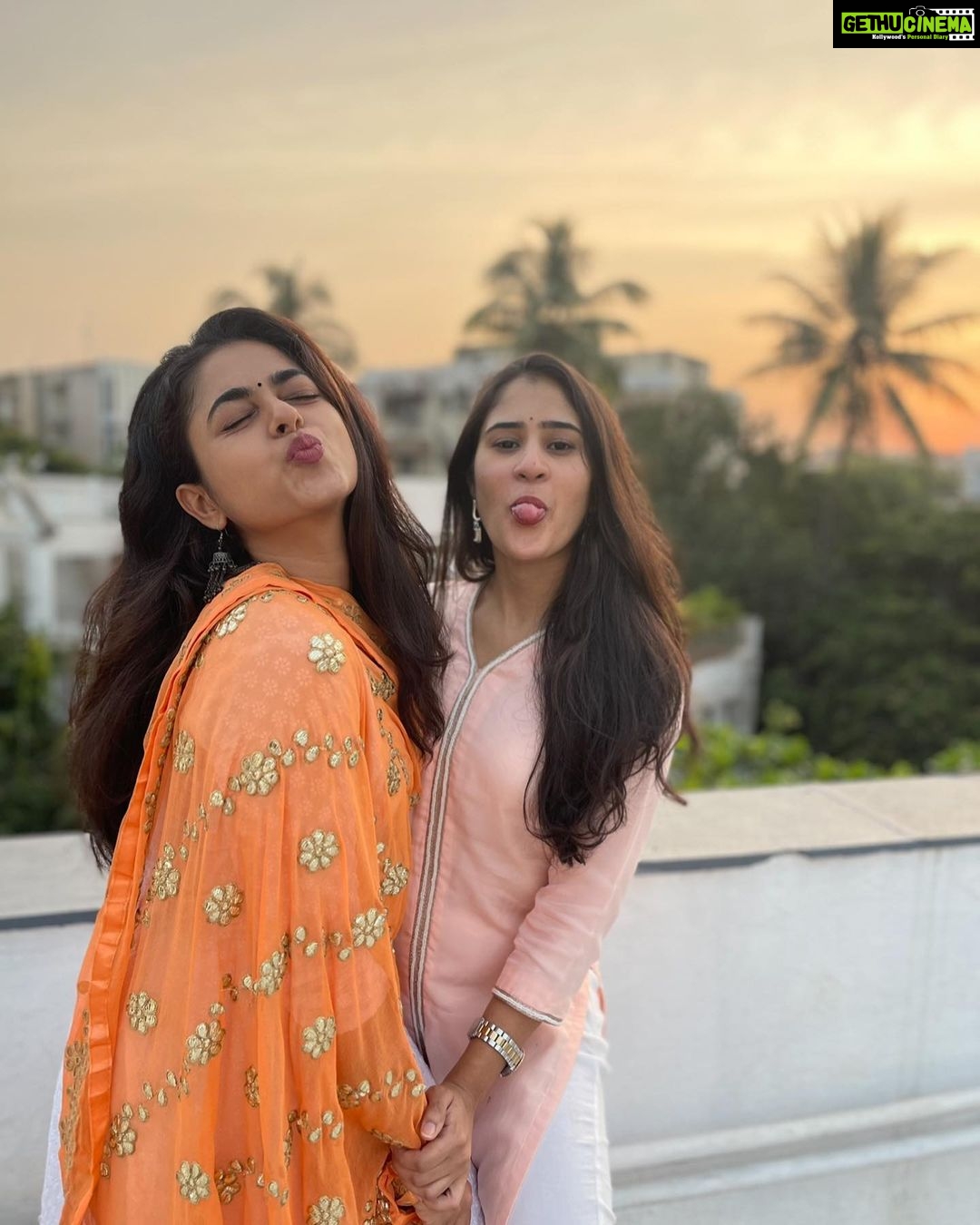 Siddhi Idnani Instagram - Growth is essential, life happens simultaneously! I believe I’m great at doing the “long distance” situation but the toughest most unimaginable one starts now. 10+ years of having her by my side, you kinda get used to them always being around! (sometimes also take them for granted 😜🫶🏻) As I said earlier, growth is essential and it’s time to shine brighter and sparklier! You deserve all the happiness and success. You work hard and this is just the beginning. Always got your back 💜 Ugh, ok whatever.. go @biancasaurastri I’ll see you in Dubaiiii 🇦🇪 P.s don’t crib about social media Atleast for a year now 😘😘😘😜