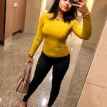 Siddhi Idnani Instagram - just my favourite top making a comeback! Swipeee right to see what refrained me from wearing my favourite top 😜☀️ #AnythingForTiramisu 🥹