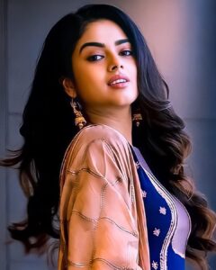 Siddhi Idnani Instagram - Woke up to this beautiful edit! 
Which ones your favourite?! 💜🥰