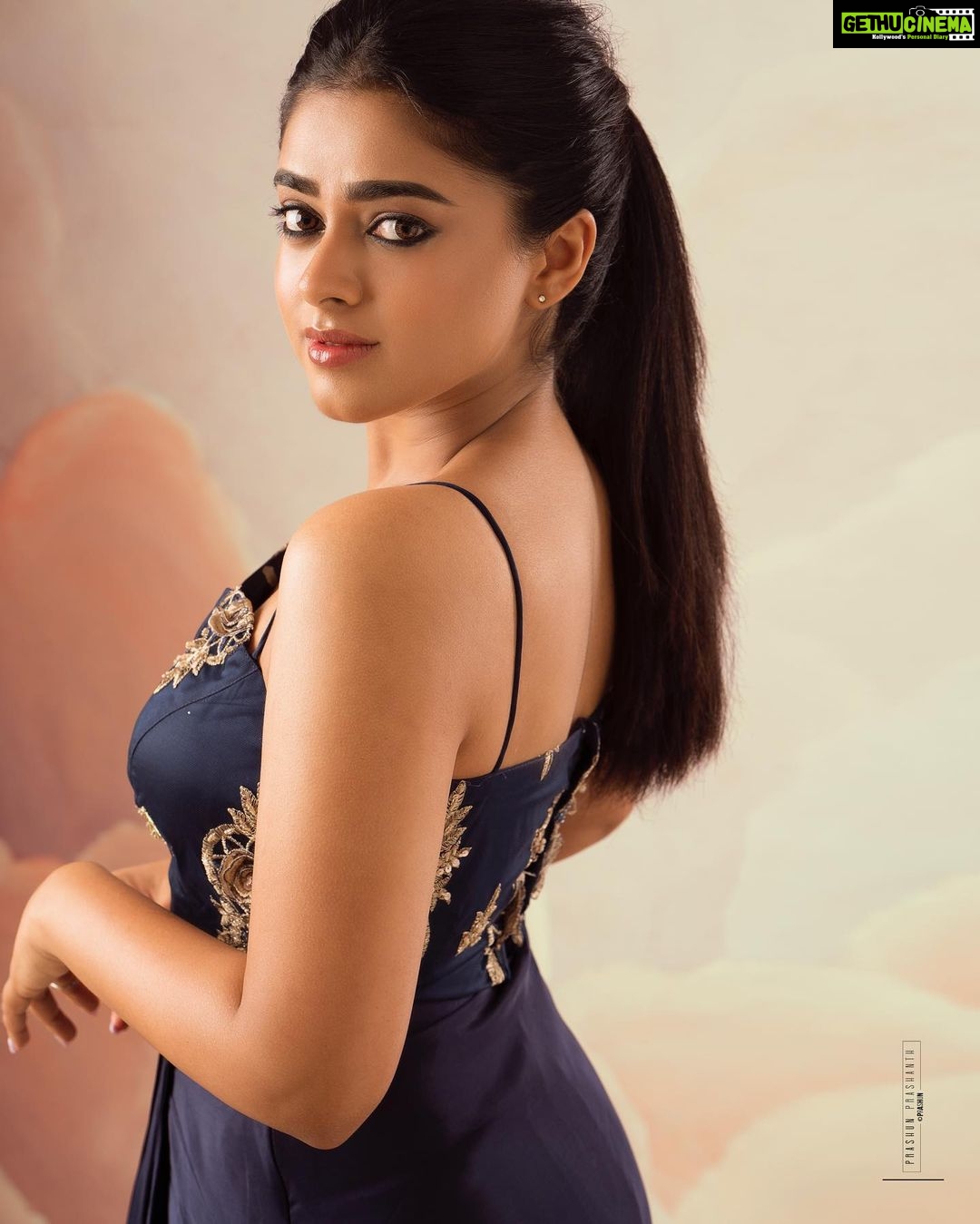 Siddhi Idnani Instagram - . . . 💙 . . . Wardrobe/styling : @labelswarupa Photographer : @prachuprashanth Make up : @reenapaiva Hairstylist : @venki_hairstylist Backdrop : @mizubackdrops @studioi.india