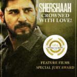 Sidharth Malhotra Instagram - #Shershaah is a special film for me. I’m honoured and humbled as it becomes my first film to win a National Award. Thank you and congratulations to our entire team #VishnuVardhan, @isandeepshrivastava , @karanjohar, @dharmamovies, @shabbirboxwalaofficial, @kiaraaliaadvani, @azeemdayani, @baidnitin and the rest of the cast. And finally, where it all started, thank you to @batra7478 and family for trusting us to tell this braveheart's story. #NationalFilmAwards2023 @primevideoin @sonymusicindia