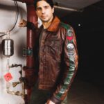 Sidharth Malhotra Instagram - Seize the day, be your own Hero ❤️💪 . Styled by: @mohitrai Makeup: @rizvan02 Hair: @ali19rizvi Photographer: @samrat.02