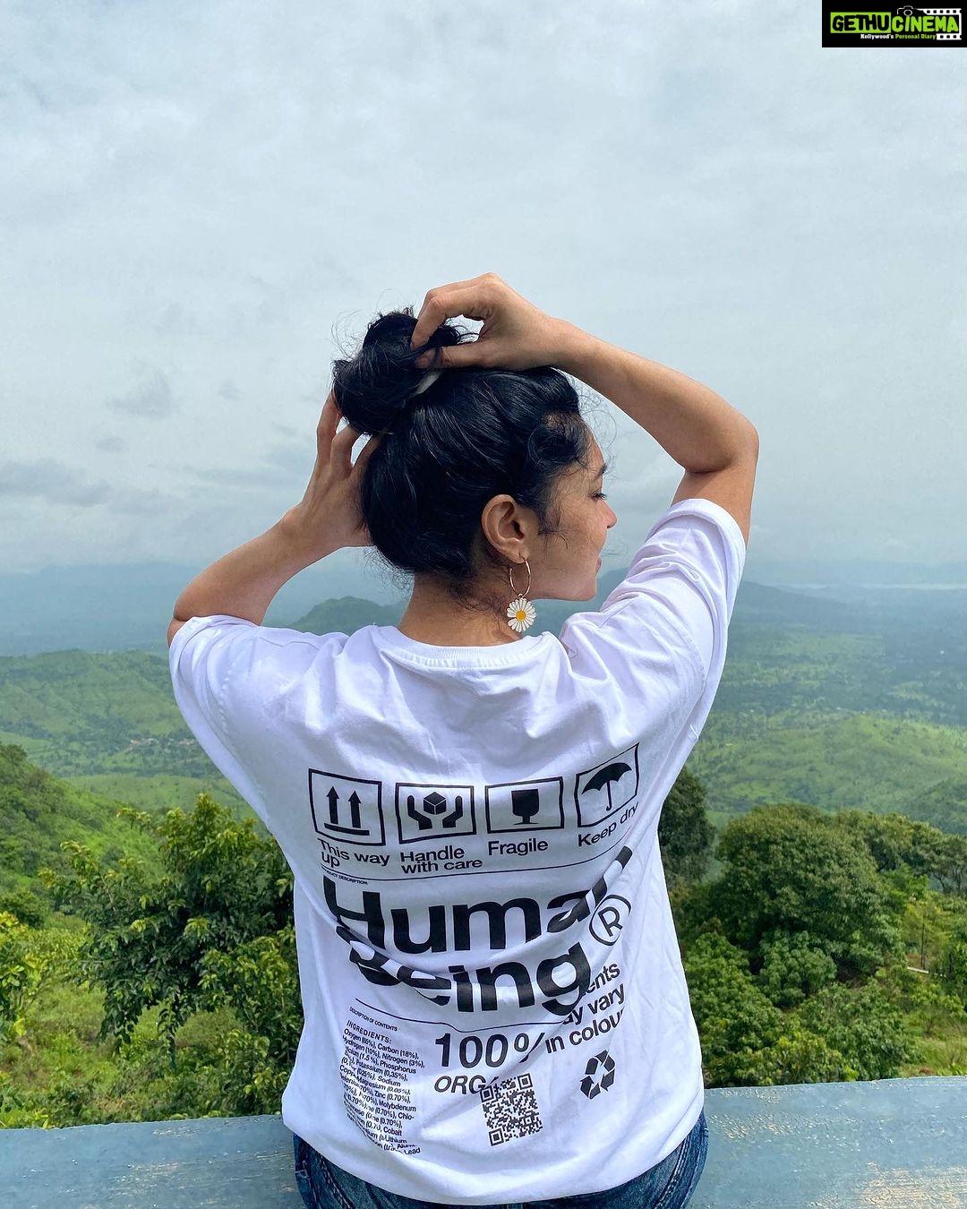 Sija Rose Instagram - HUMAN BEING 100% organic . Get your Cool tshirt- @equals.by.radfan . 📷: @annette.j.l Wai, Maharashtra