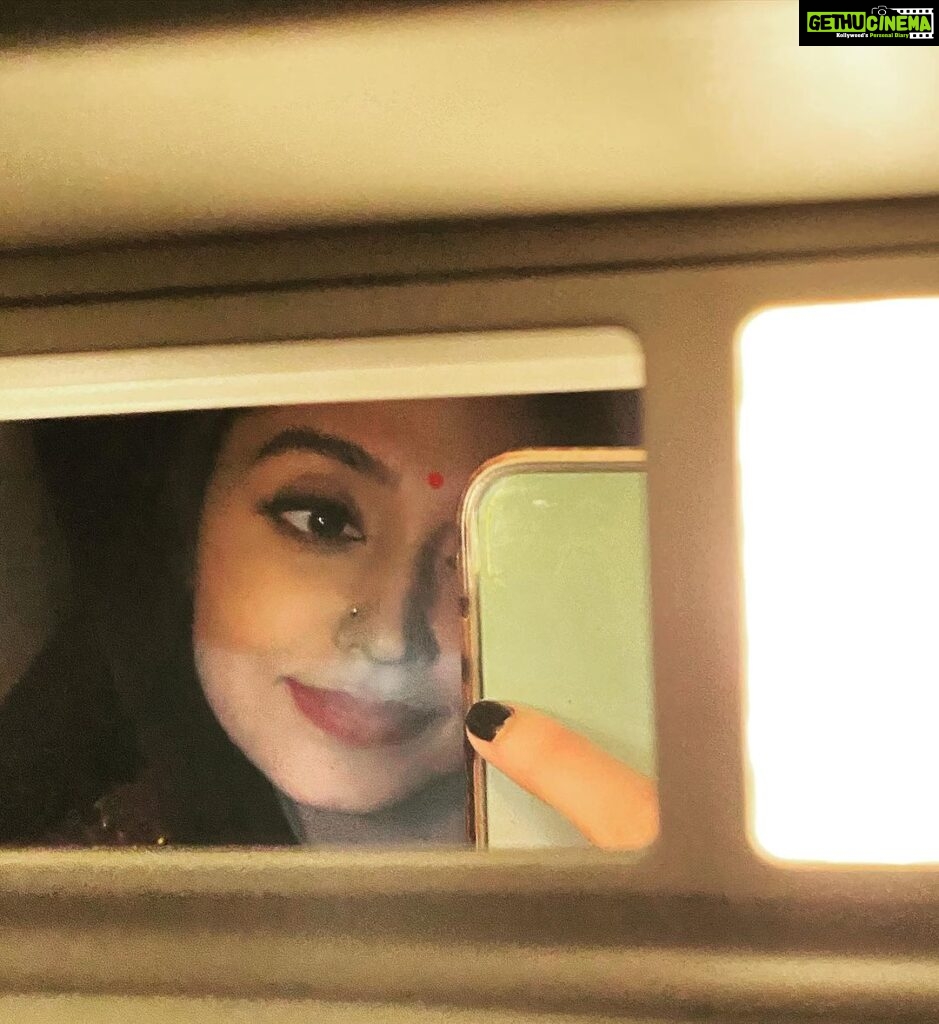 Sija Rose Instagram - Don’t take mirrors too seriously! .