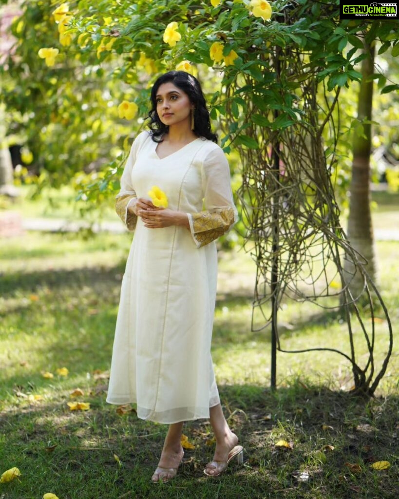 Sija Rose Instagram - @sija_rose_george in Varnam ‘23 - casual edit Grab this stunning casual piece which we made keeping in mind the comfort and style . It’s light weight and has small detailing and applique work sleeves and back which elevates the Onam feel Muse - @sija_rose_george MUA- @lushandluxbyak Photo and video- @portraits_by_shone Location - @kondai_lip_resort Can be customised in shades DM to order