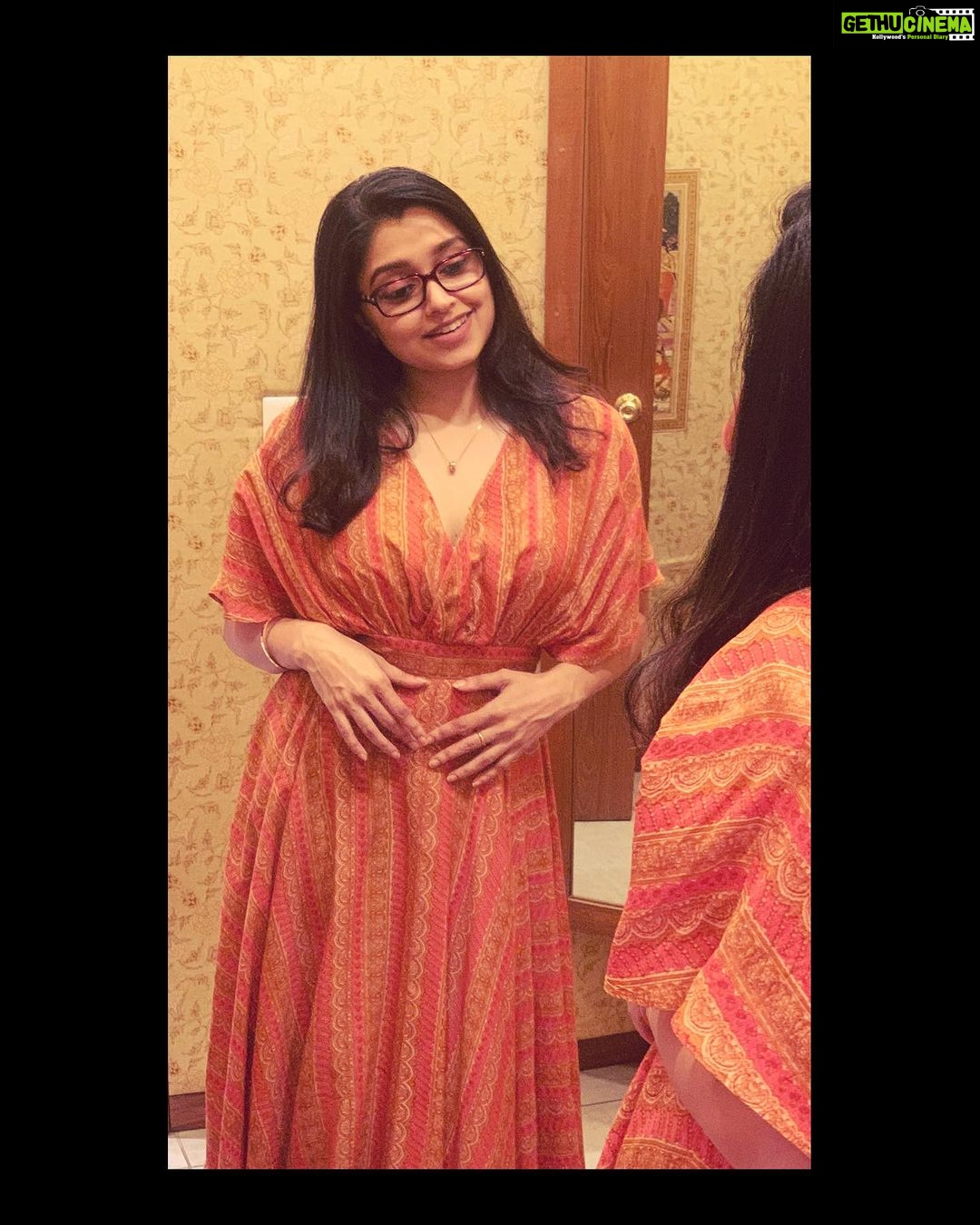 Sija Rose Instagram - Nerd . In love with my food baby 🫶 Its so stubborn that it never leaves me! *Njom njom njom * . 🤓 #picoftheday #instafashion #foodbaby #inlovewithmyattire
