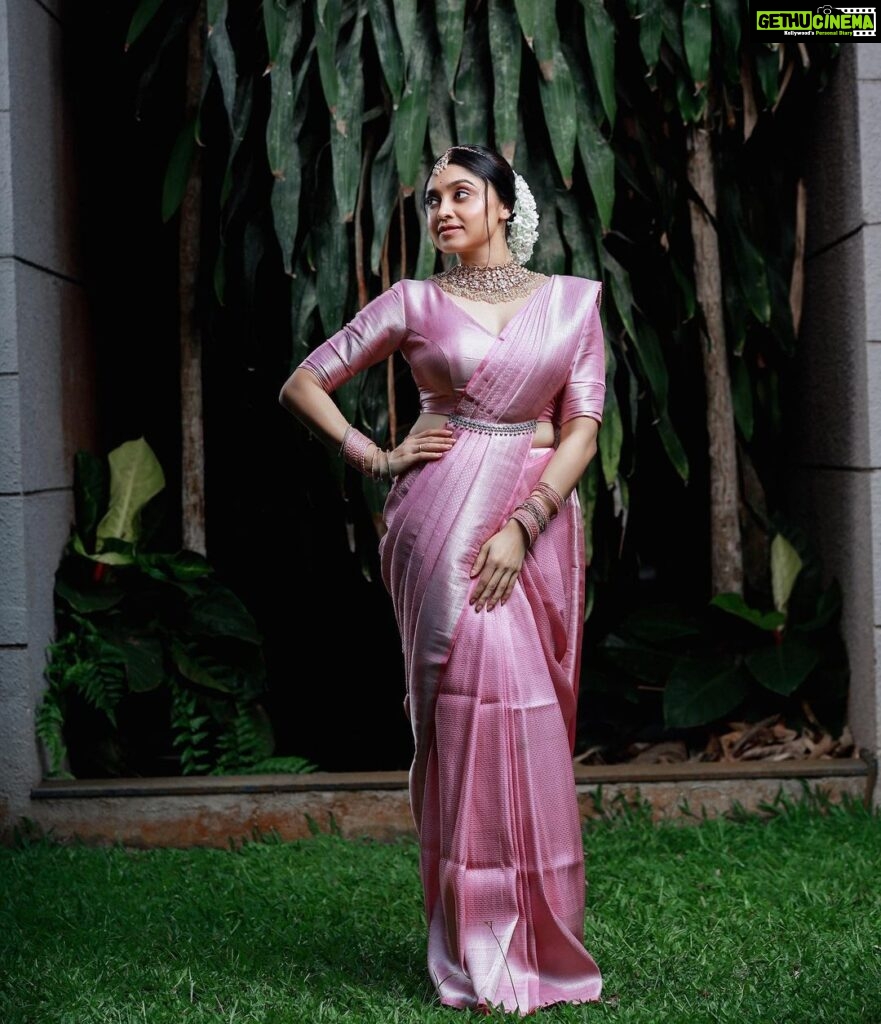 Sija Rose Instagram - 🌸S I J A 🌸 Gorgeous @sija_rose_george in #ruuhexclusive Banarasi Saree styled and draped by dear @abilashchickumakeupartist and captured by dear @shafeek_aali_official_ Shop online at www.ruuhbythebrandstore.com Collections available at @ruuhbythebrandstore , KK Road,Mala, Thrissur & @aiqah_thestore ,Panampilly Nagar, Kochi #thebrandstorebyfebitha #ruuhbythebrandstore #ruuhethnics #ruuhsarees #saree #sareelove #banarasi #banarasisoftsilksaree #banarasisoftsilk #onlinesareeshopping #sareesofinstagram Kerala