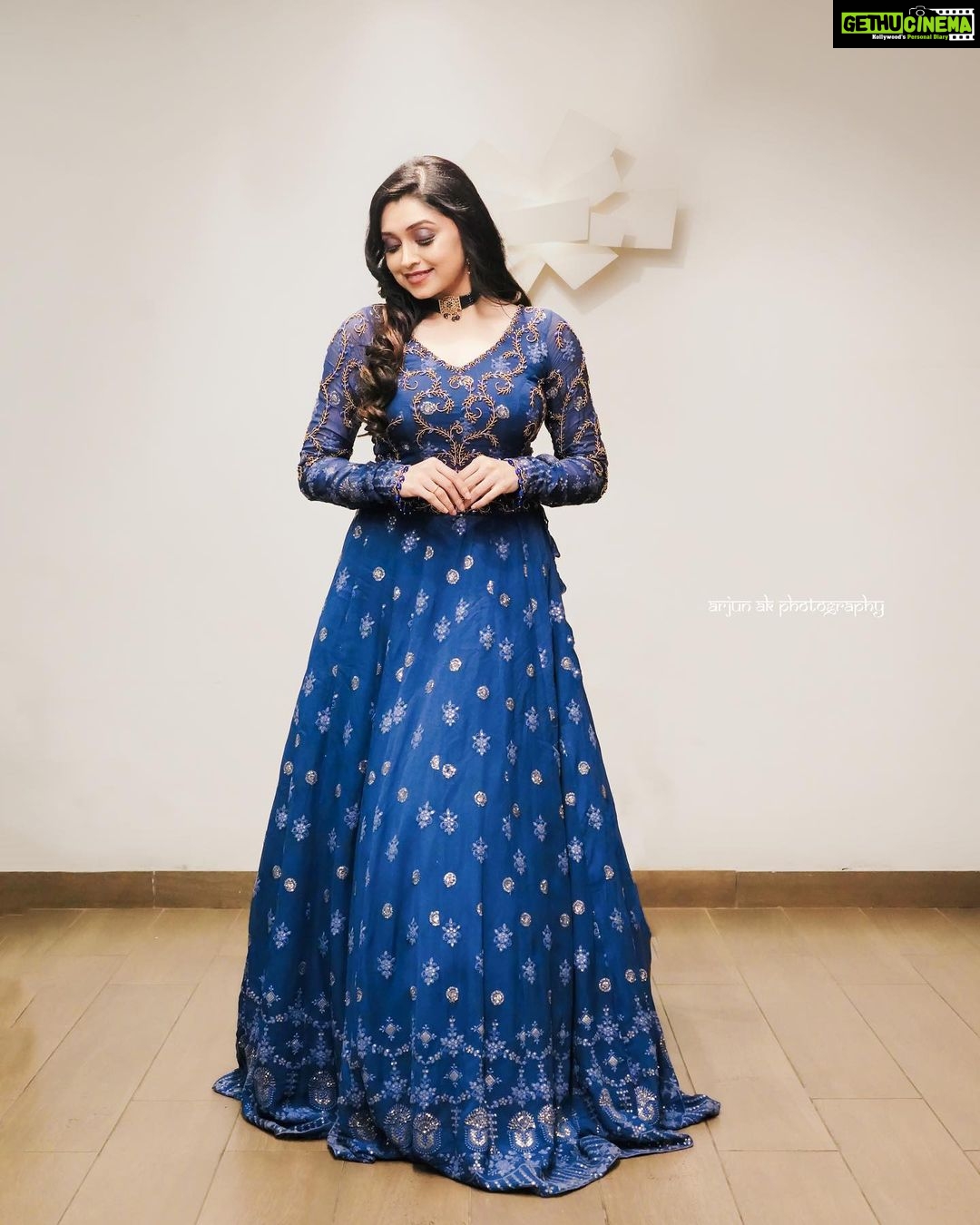 Sija Rose Instagram - 🦋 Hilite mall fashion week🦋 Attire: @revathyjayanbabu Mua: @go4reminpriyanka Pic 1,2 : @_arjun_ak__ Pic 3: @lalu_daz Show director: @shamkhan.official Thanks : @go4abhildev @hilitemallcalicut
