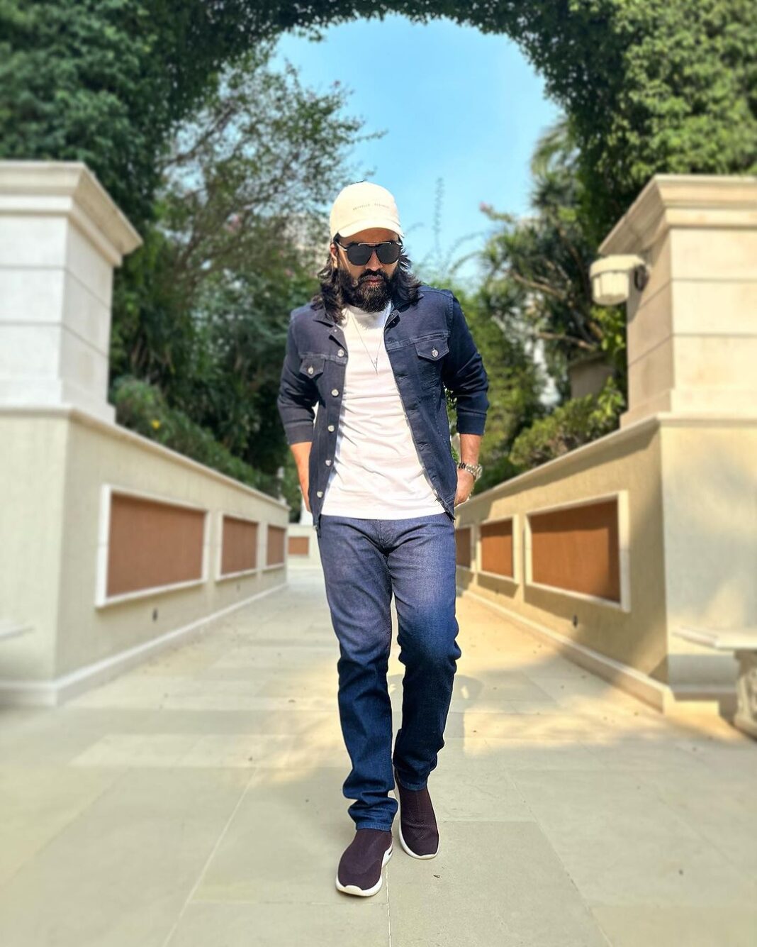 Silambarasan Instagram - 😎