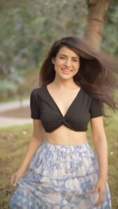 Simple Kaul Instagram - When my hair was long & beautiful 🫶🏽

🎥 @rishabdahiya