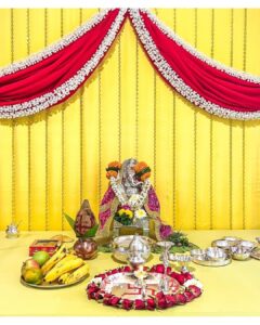 Simple Kaul Instagram - Each year we come to celebrate Ganesh Chathurthi in your house Shruti and each year you invite us for such an amazing lunch . Been like some 20 years . I remember since shararat days we used to wait for the ganpati lunch at your place . So much joy to always meet Farida ji here . Love Love Love is what we feel here ♥️ Somethings never change and shud never ☺️😍like this Ganpati lunch ☺️🥰 We always miss u @additemalik @harshvasishth @karanvirbohra ( manojiiii) Happy Ganesh Chaturthi to all #happyganeshchaturthi #indianfestival #festivities