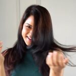 Simple Kaul Instagram – Revealing my hair-care regimen , featuring the @indulekha_care Bringha Hair Oil, enriched with virgin coconut oil and a blend of 11 natural herbs 🌱

What I adore about this hair oil is its clinical validation for reducing hair loss and stimulating new hair growth within just four months. It’s a must-have addition to your hair-care routine! So get yours today.

#AD

#IndulekhaBringhaHairOil #HairCare #Indulekha #AyurvedicOil #indulekhapartner