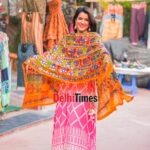 Simple Kaul Instagram - Ziddi Dil Maane Na’s @simplekaul recent #DilliHaat visit had her smiling all day. She shared that it was her hangout adda 20 years back. Swipe to see everything she shopped from #DilliHaat . . . #simplekaul #actress #shopping #delhi #india #dillihaat #instagood #followme #photography #foodporn #travelblogger #foodblogger #photooftheday #delhigram #incredibleindia #foodgasm #foodphotography #indiapictures #instadaily #indiagram #blogger #follow4follow #photographers_of_india #love #foodie #fashionphotography #everypicturehasastory #delhitimes