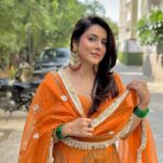 Simple Kaul Instagram - Love sometimes dressing up in Indian wear ☺️ Outfit by - @arpitasulkshana @deenetworkco Earrings by - @eagle.jewellers Styled by - @Styleitupwithraavi @littlepuffsofhappiness PR by - @lussopragency MUA - @simarsinghmakeupartistry