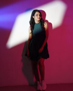 Simple Kaul Instagram - Love the lights falling !
Shot by my friend Rupali Saagar 🫶🏽
Studio @the_artofvisuals
