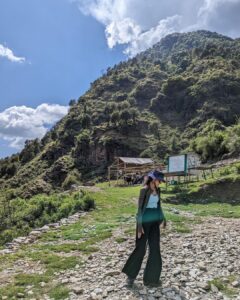 Simran Choudhary Instagram - Just being in Bir Billing 🪂🏔️
.
.
.
#paragliding #birbilling #mountains #pahaad #himachal #deerpark #travel