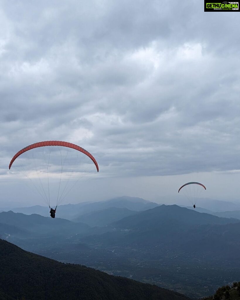 Simran Choudhary Instagram - Just being in Bir Billing 🪂🏔 . . . #paragliding #birbilling #mountains #pahaad #himachal #deerpark #travel
