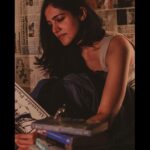 Simran Choudhary Instagram - In transit 🪄📚 . . . #book #bookstagram #novels #library