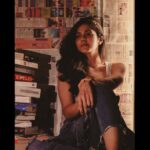 Simran Choudhary Instagram - In transit 🪄📚 . . . #book #bookstagram #novels #library