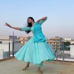 Simran Choudhary Instagram - Finding my way back to dance one song at a time 🤍 DC @vinayakghoshal ✨