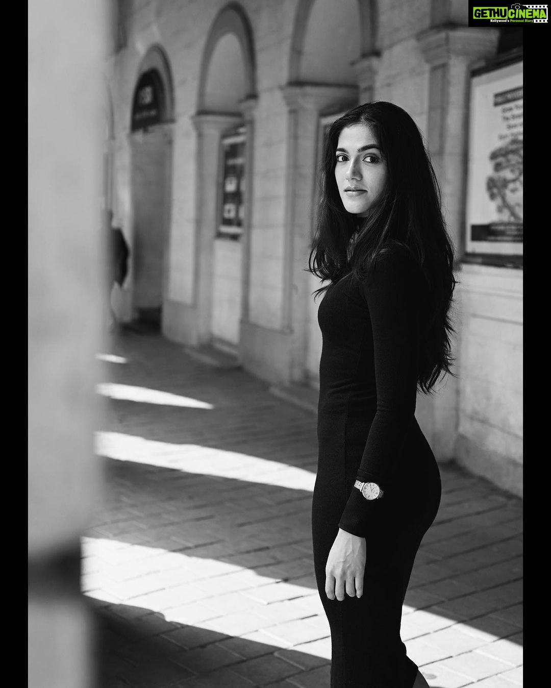 Simran Choudhary Instagram - ‘The most beautiful things cannot be written, unfortunately. Fortunately. We would have to be able to write with our eyes, with wild eyes, with the tears of our eyes, with the frenzy of a gaze, with the skin of our hands.’ - Hélène Cixous 📷 @aquaariesraw HMU @makeupbykinjal.s