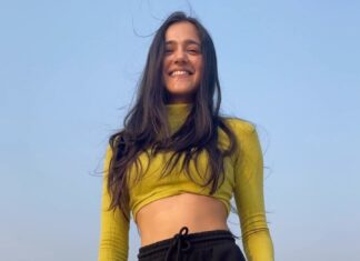 Simran Choudhary Instagram - I did another thing, hope you’ll like it 💁🏻‍♀️ DC - @shazebsheikh Butterman 🧈🙋🏻‍♂️