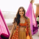 Simran Choudhary Instagram - This is extra special because I’m twirling around in an outfit that my mother made and I couldn’t have been more proud 🥹♥️ 📷 @girish_katkar_photography ✨ @puru_g 🤍