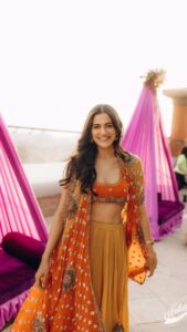 Simran Choudhary Instagram - This is extra special because I’m twirling around in an outfit that my mother made and I couldn’t have been more proud 🥹♥️ 📷 @girish_katkar_photography ✨ @puru_g 🤍