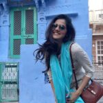 Simran Choudhary Instagram - Colors of Rajasthan 🌈 #PadharoMhareDes . . . . . #Jodhpur #Jaisalmer #RajasthanReels #Rajasthan #Fyp #explore #bluecity #reelitfeelit