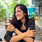 Simran Choudhary Instagram - Adding a splash of chic to my outfit with my @danielwellington watch 🤍 . . Head to www.danielwellington.com and use my code SIMRANDW to get a 15% off on all purchases. #ad #dwindia