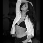 Simran Choudhary Instagram - Alexa play ‘SexyBack’ 📷 @pranav.foto