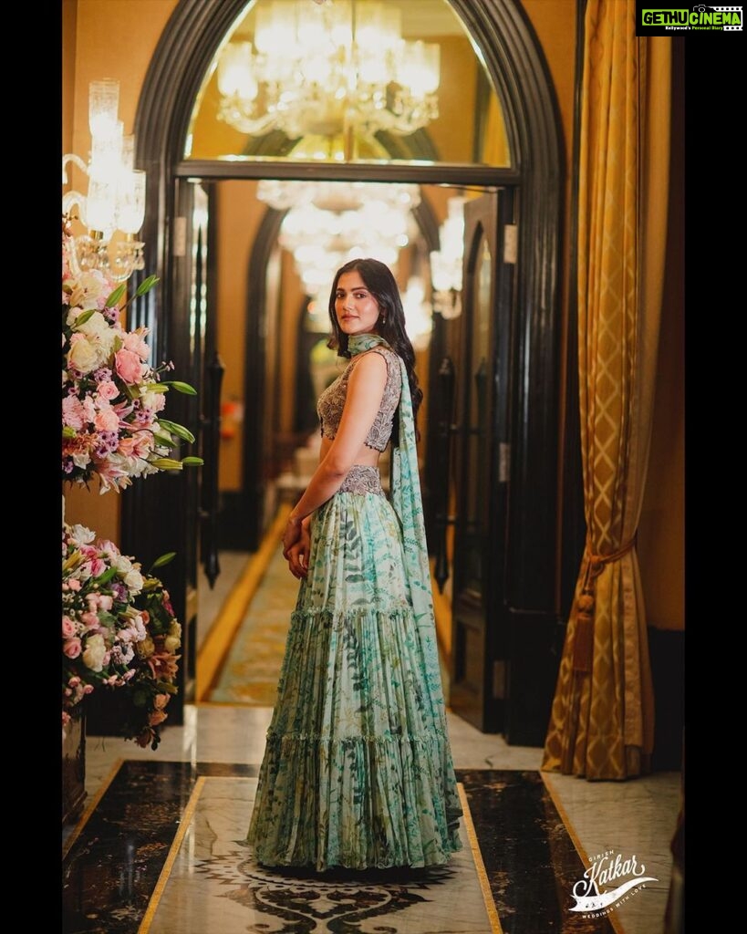 Simran Choudhary Instagram - Celebrating #GiveItUpForRo in this gorgeous outfit by @mrunalinirao 🤍🌸 Styling @pooja_reddyy ✨ Taj Mahal Palace Hotel, Mumbai, India