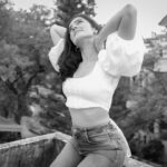 Simran Choudhary Instagram – Hey there @pranav.foto 
We should do this more often 🤍
.
.
.
#ImpromptuShoots