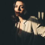 Simran Choudhary Instagram - Golden hour supremacy 💫 @pranav.foto