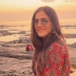 Simran Choudhary Instagram - Sea, sunset and a comfy fit. These are a few of my favourite things 🫶🏻